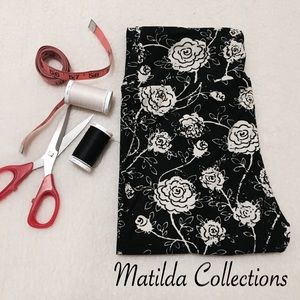 COPY - LulaRoe Black with Roses OS Leggings